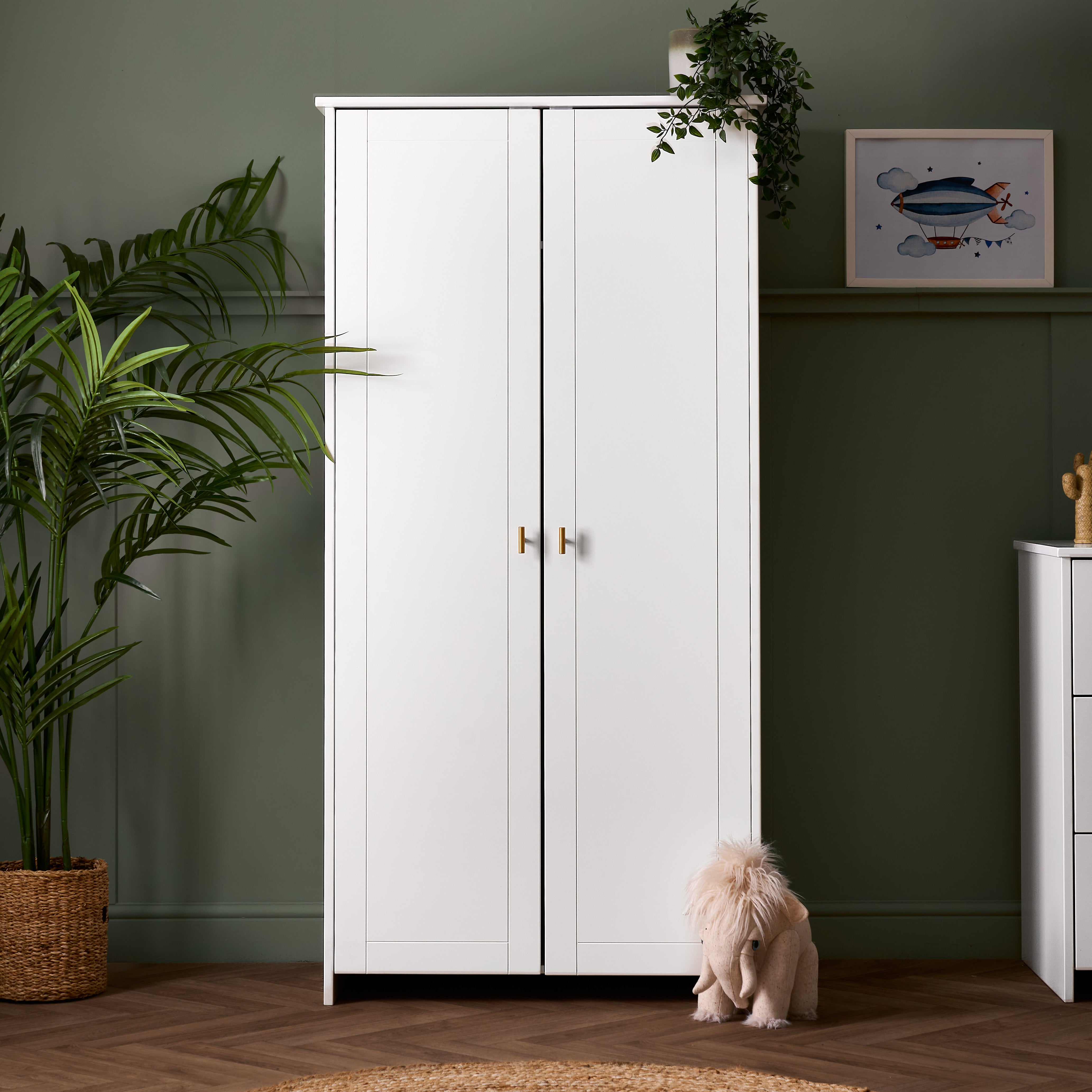 Double wardrobe with Gold T Bar Handles & engraved doors