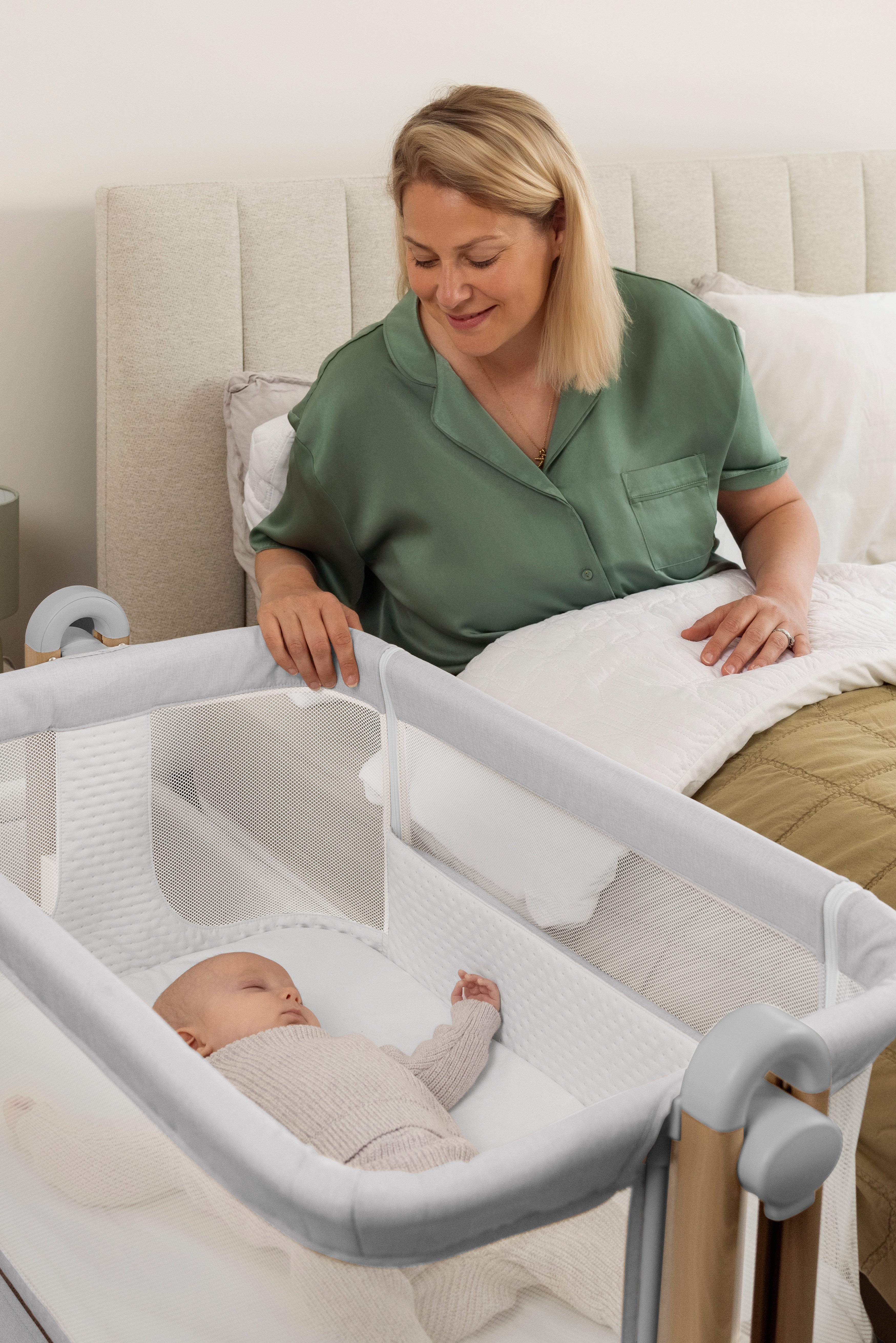 Cloud Bedside Crib